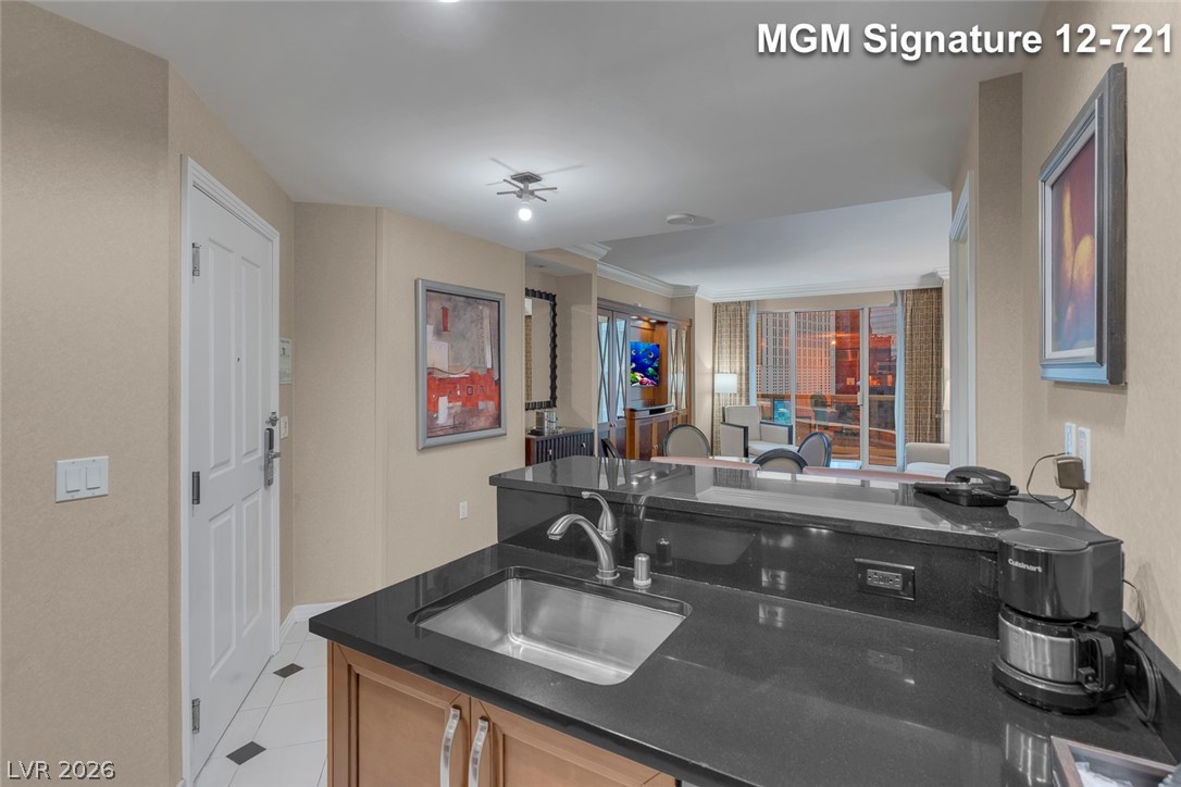 135 East Harmon Avenue 1221 Property Photo 29