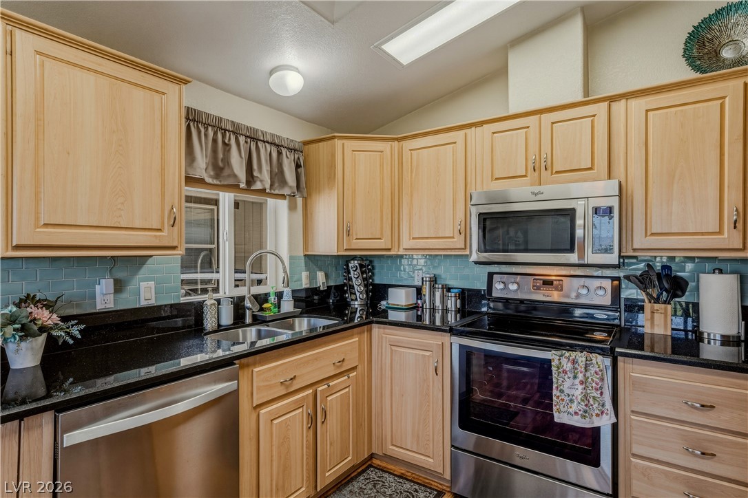 320 Montecito Drive Property Photo 7