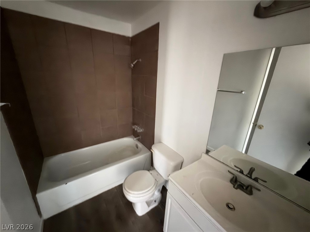 6953 Hopkins Drive D Property Photo 11