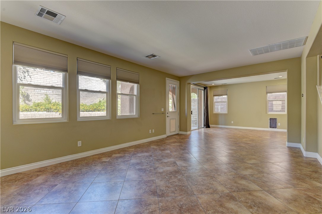 561 Ivy Spring Street Property Photo 8