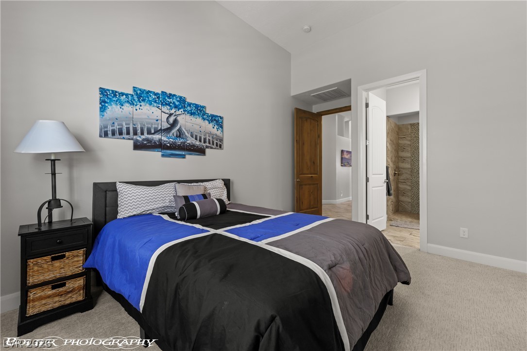 402 Links Drive Property Photo 42