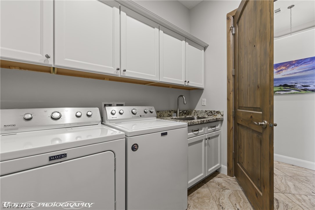 402 Links Drive Property Photo 44