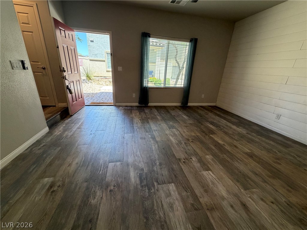7305 Halo Falls Street Property Photo 7