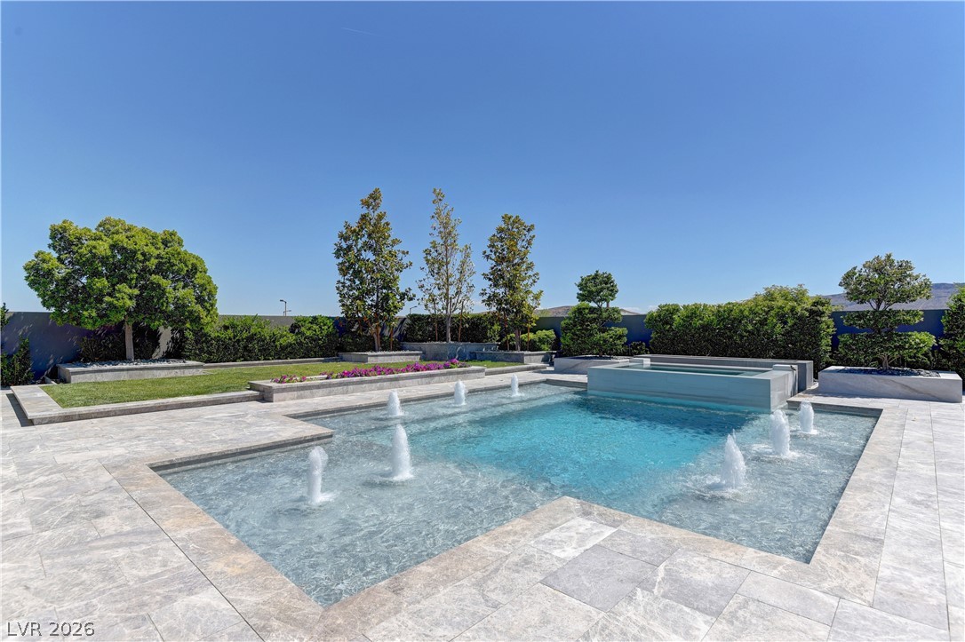 12439 Sky Bluff Court Property Photo 2