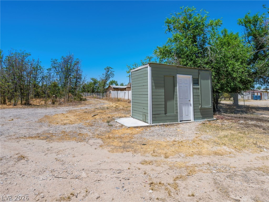 420 East Quartz Avenue Property Photo 10