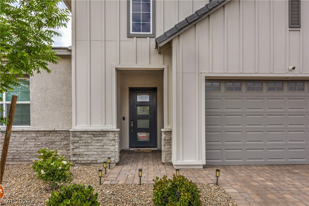 8935 Cassia Winds Street Property Photo 2
