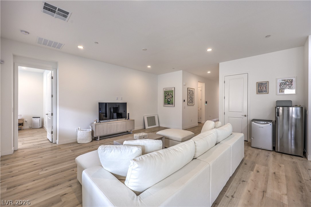 8935 Cassia Winds Street Property Photo 6
