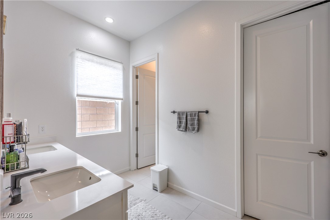 8935 Cassia Winds Street Property Photo 15