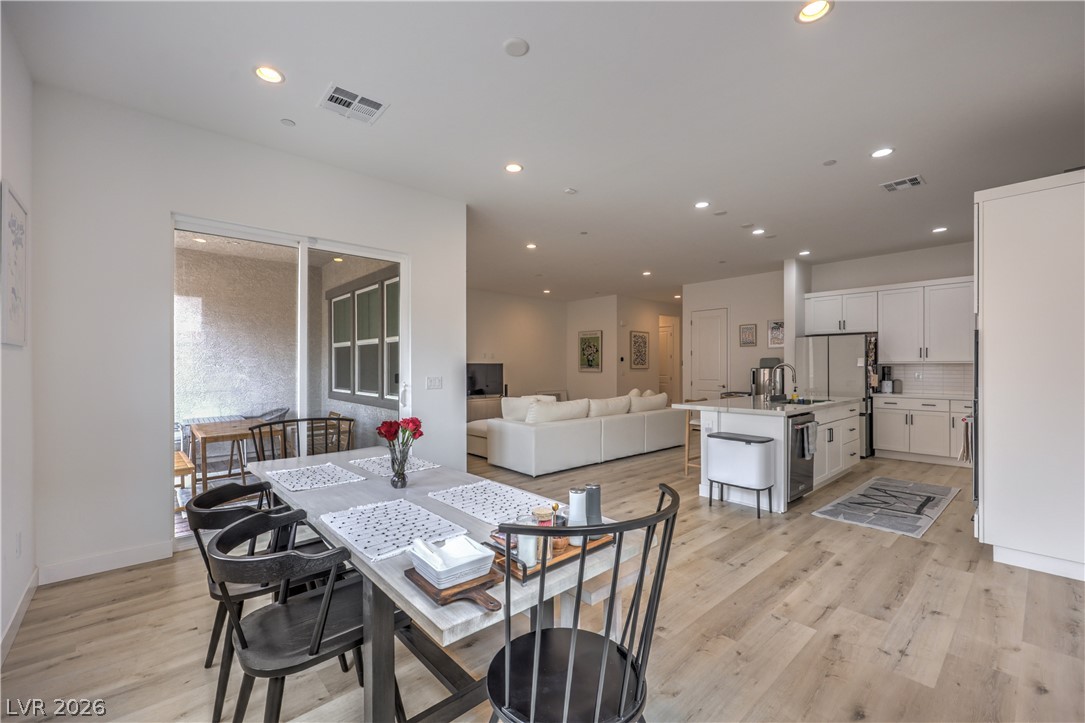 8935 Cassia Winds Street Property Photo 18