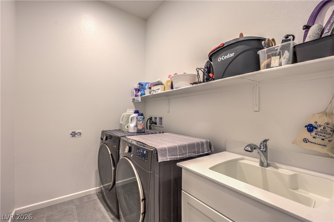 8935 Cassia Winds Street Property Photo 28