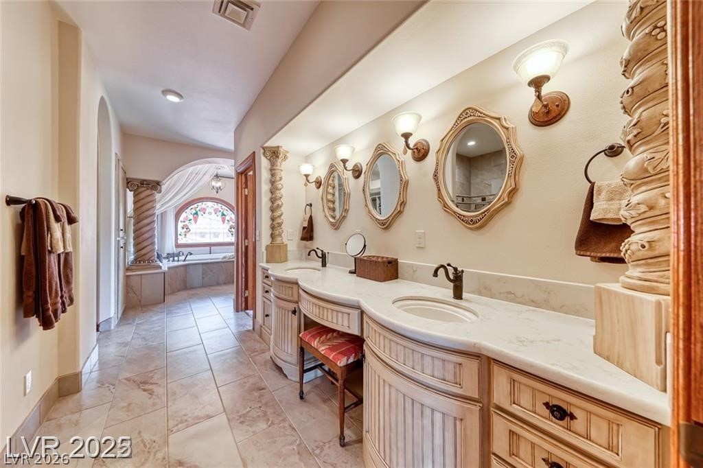 220 Hallett Cove Property Photo 37