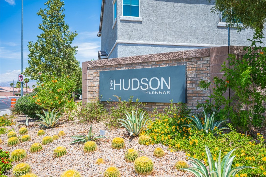5565 Autumn Cliffs Way Property Photo 1