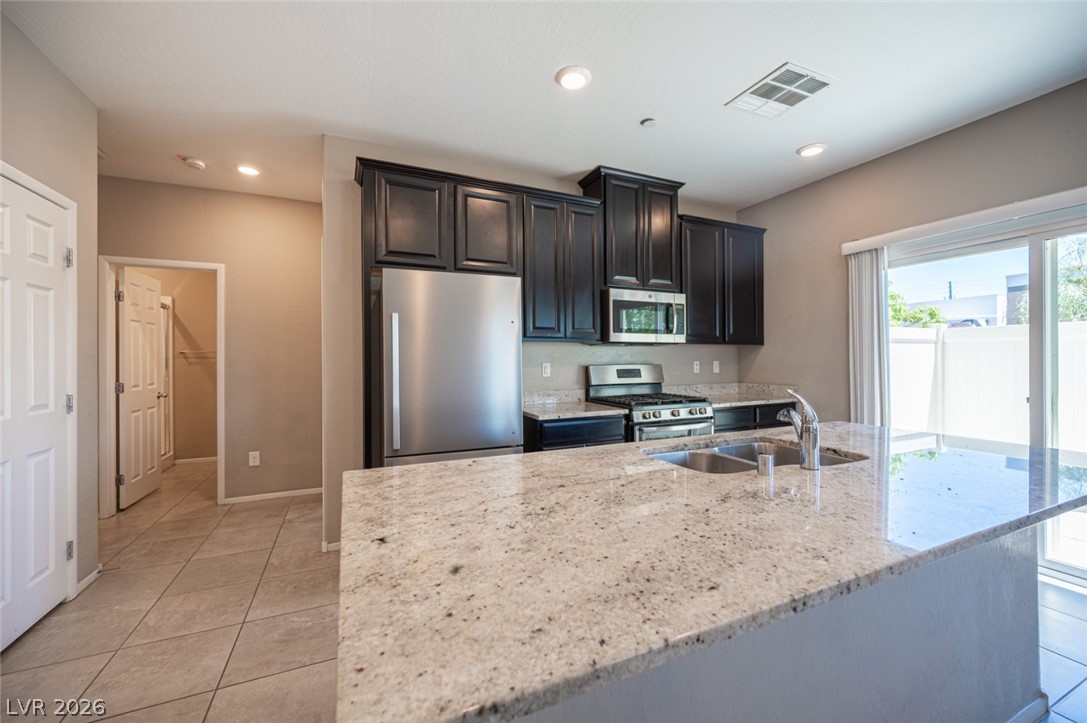 5565 Autumn Cliffs Way Property Photo 10