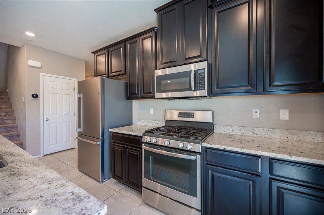 5565 Autumn Cliffs Way Property Photo 12