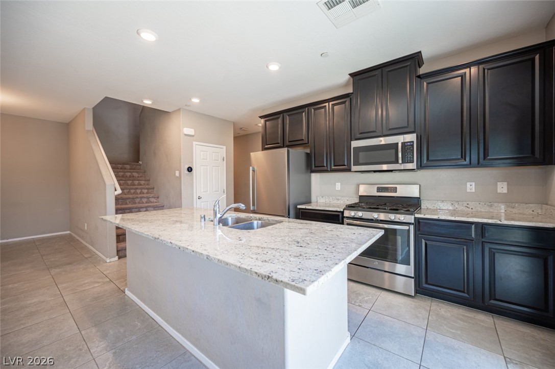 5565 Autumn Cliffs Way Property Photo 13