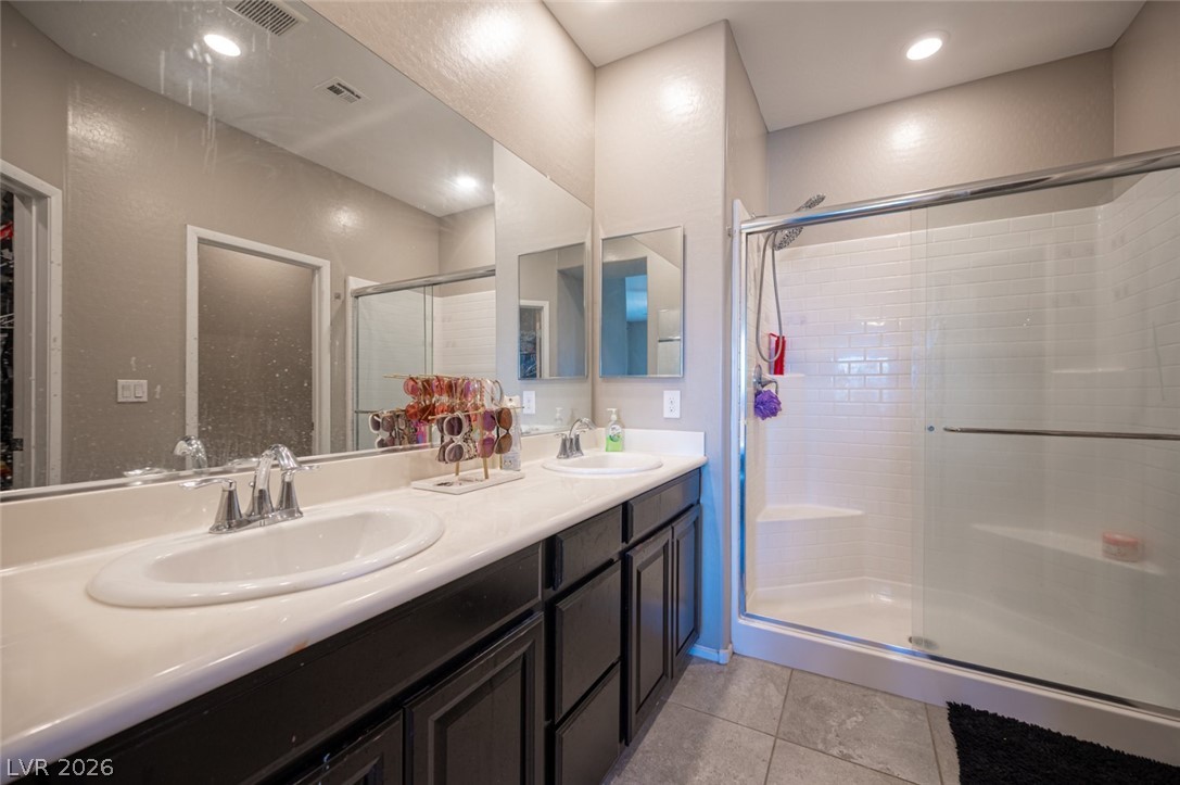 5565 Autumn Cliffs Way Property Photo 28