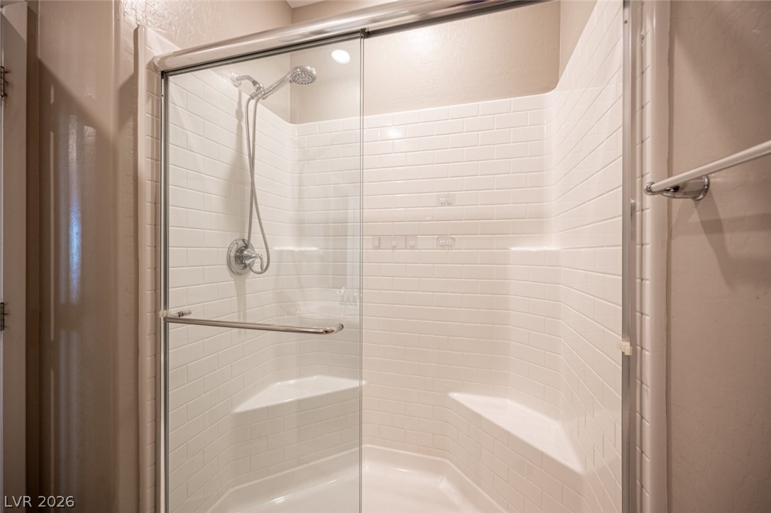5565 Autumn Cliffs Way Property Photo 33