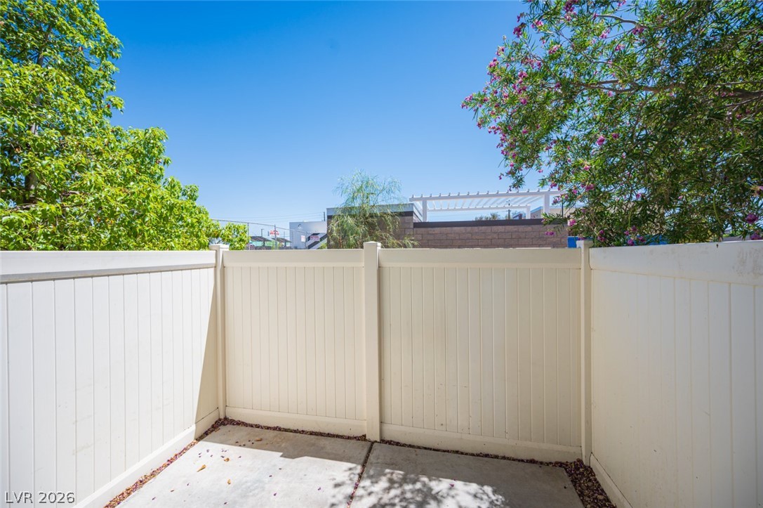 5565 Autumn Cliffs Way Property Photo 48