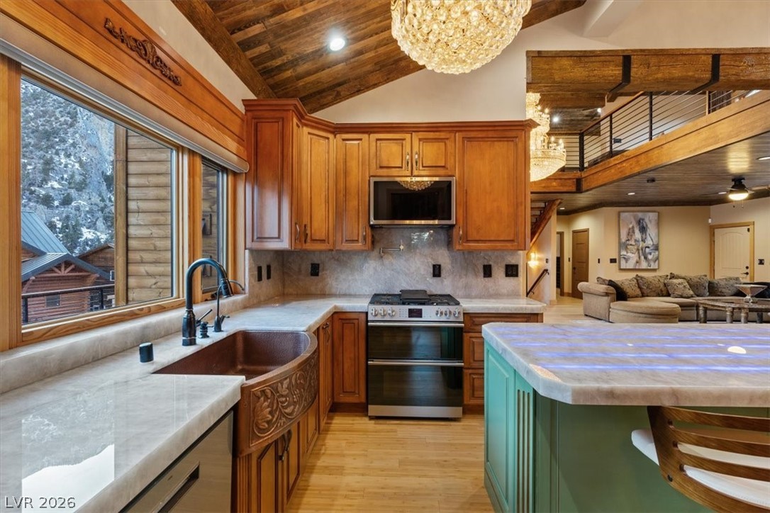 306 Crestview Drive Property Photo 49