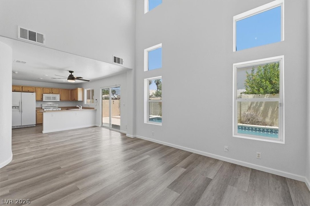 7808 Sungrove Court Property Photo 4