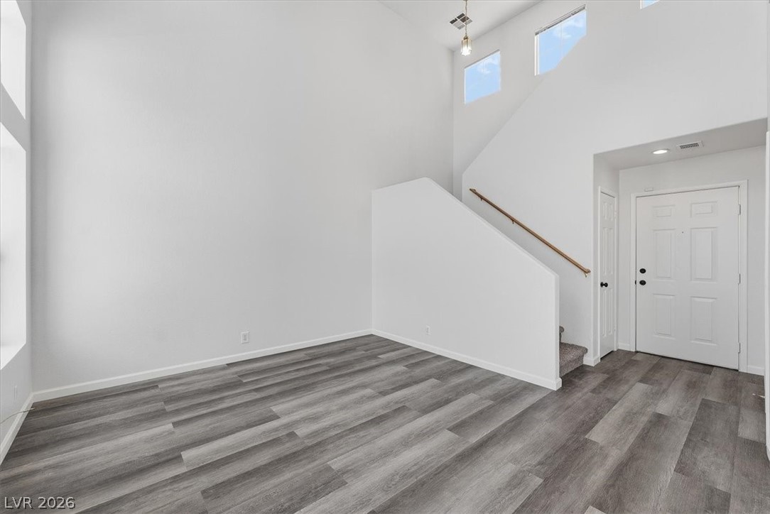 7808 Sungrove Court Property Photo 6
