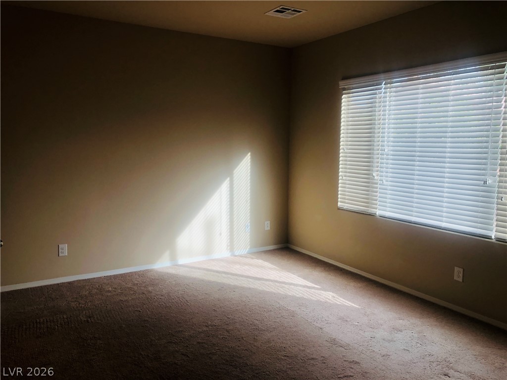 5827 Corbin Avenue Property Photo 6