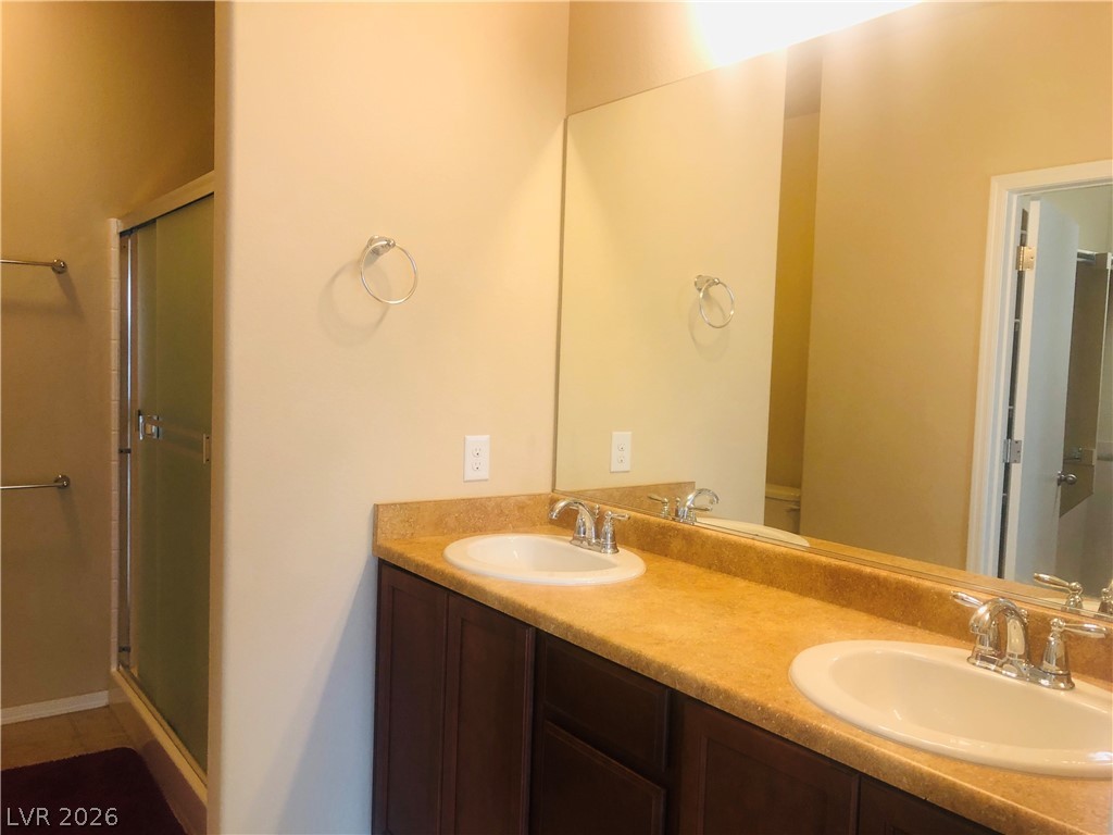 5827 Corbin Avenue Property Photo 7
