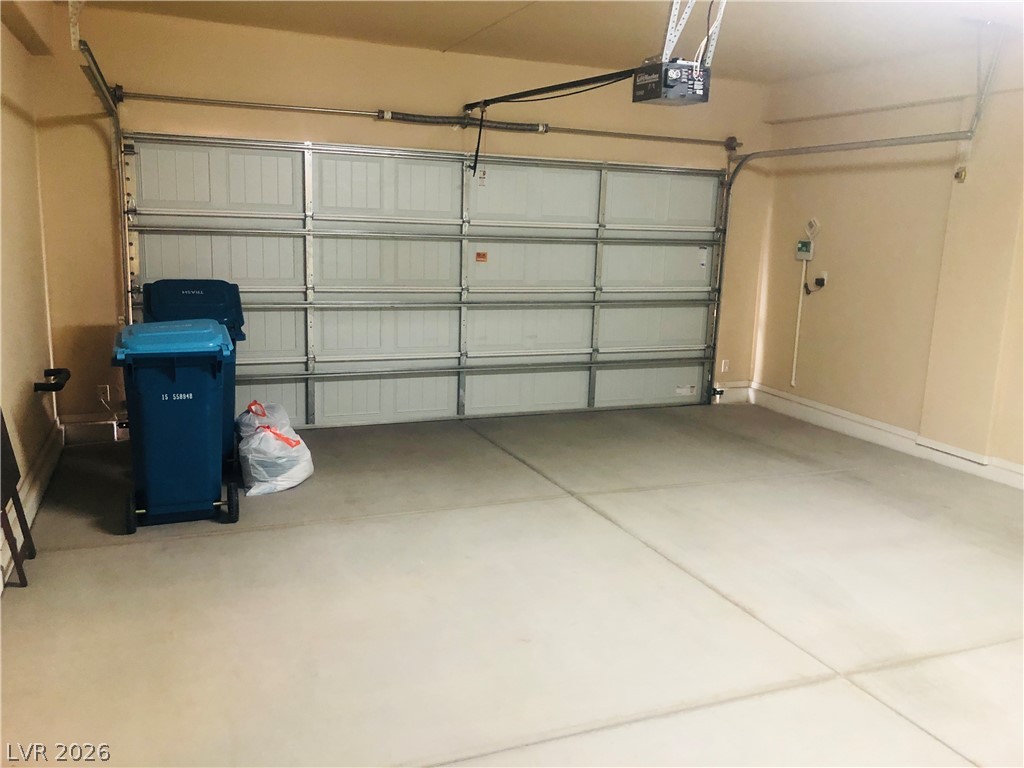 5827 Corbin Avenue Property Photo 15