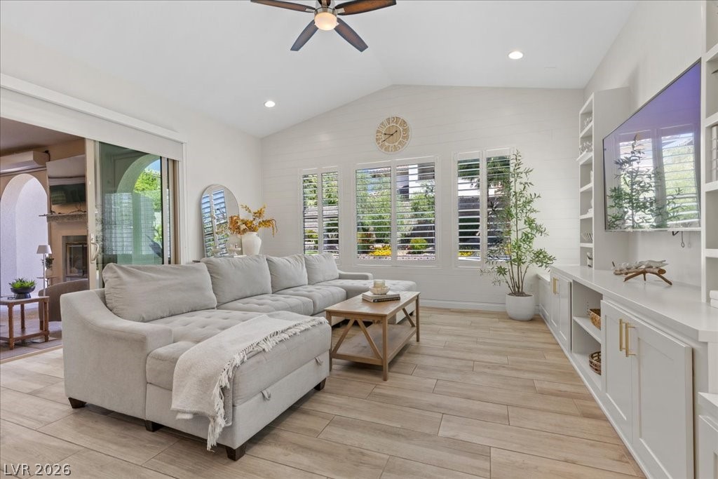 12122 Rojo Roma Avenue Property Photo 4