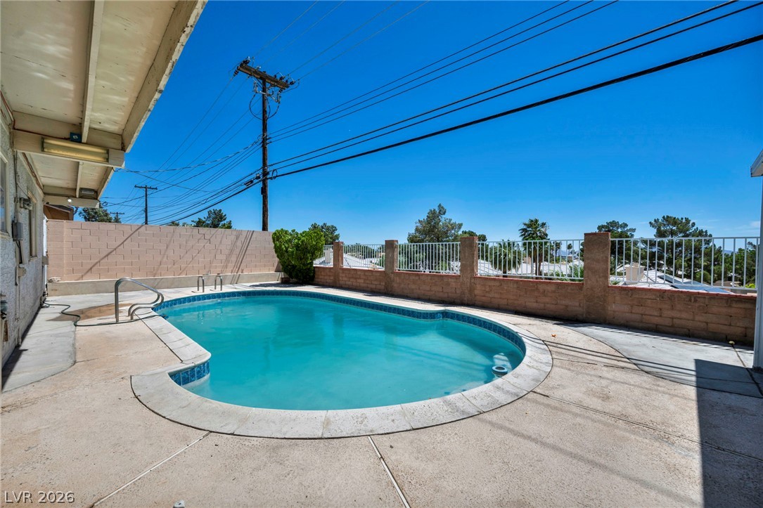 313 Falcon Lane Property Photo 8