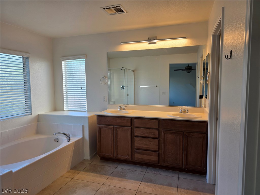 924 Maple Pines Avenue Property Photo 4
