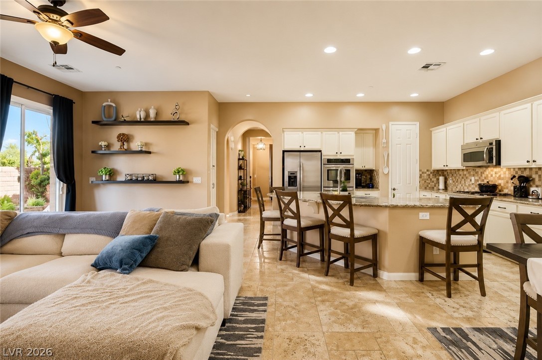 7755 Windy Meadow Avenue Property Photo 3