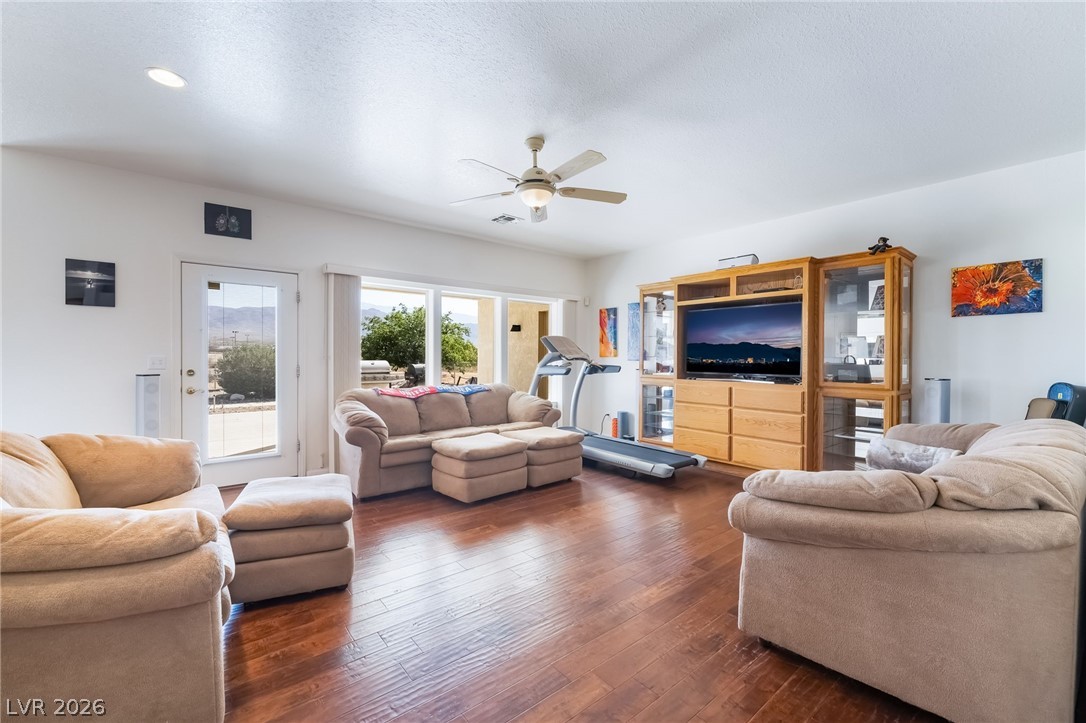 4210 England Drive Property Photo 6