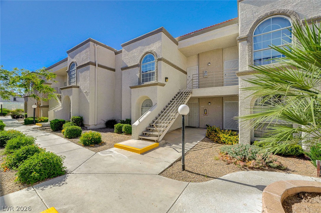 3150 Soft Breezes Drive 2040 Property Photo 5