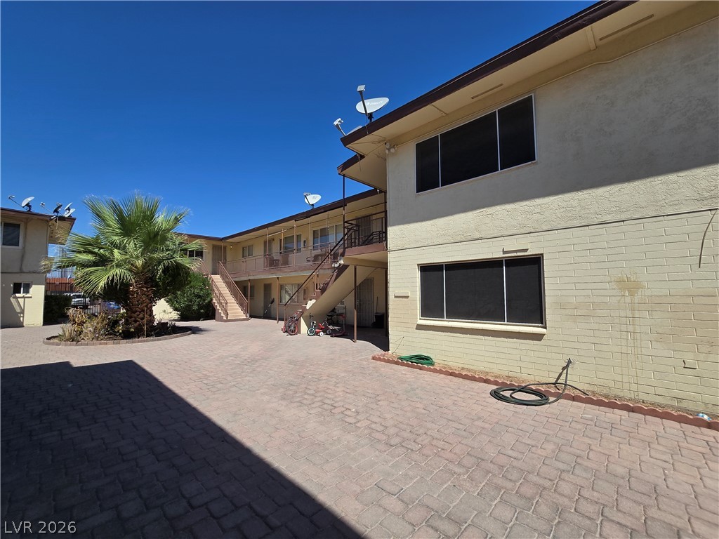 1904 Rexford Drive 2 Property Photo 2