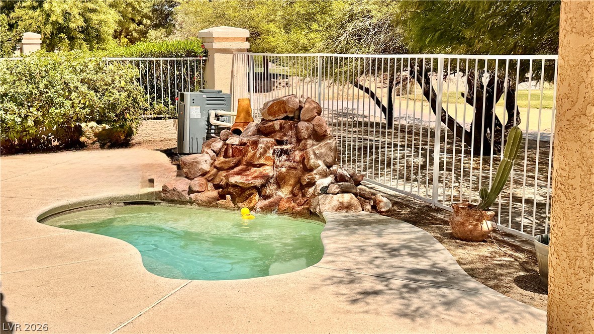5032 Forest Oaks Drive Property Photo 2
