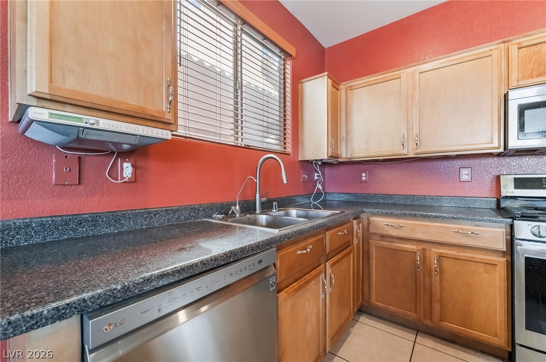 5057 Caprock Canyon Avenue Property Photo 3