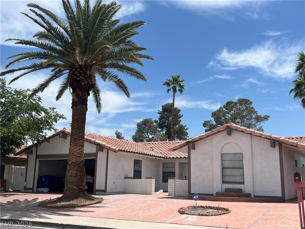6191 Bullion Boulevard Property Photo 17