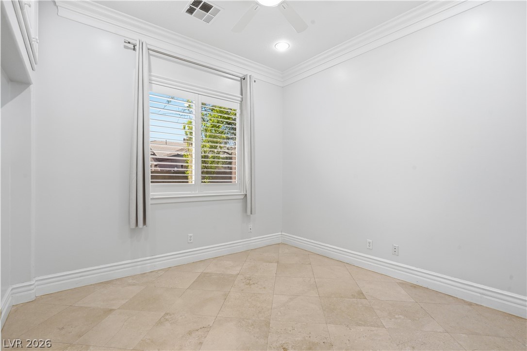 3283 Squire Street Property Photo 23
