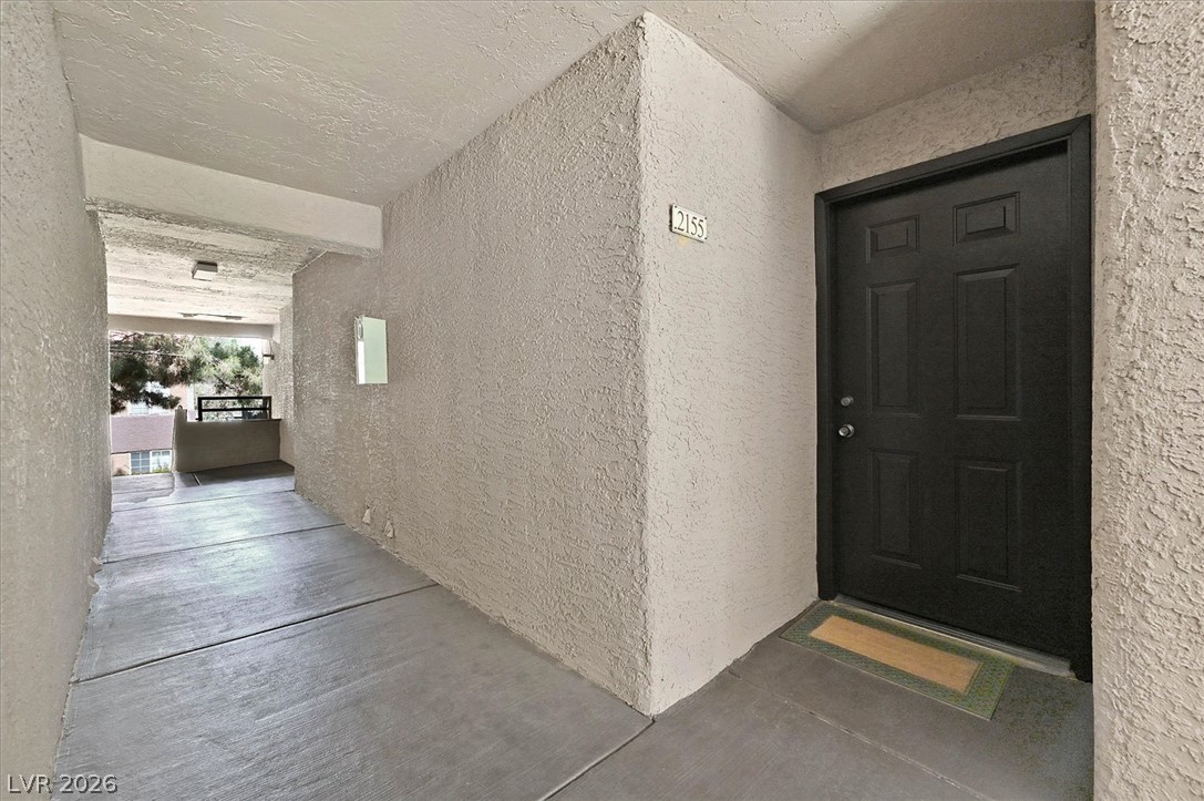 2200 South Fort Apache Road 2155 Property Photo 2