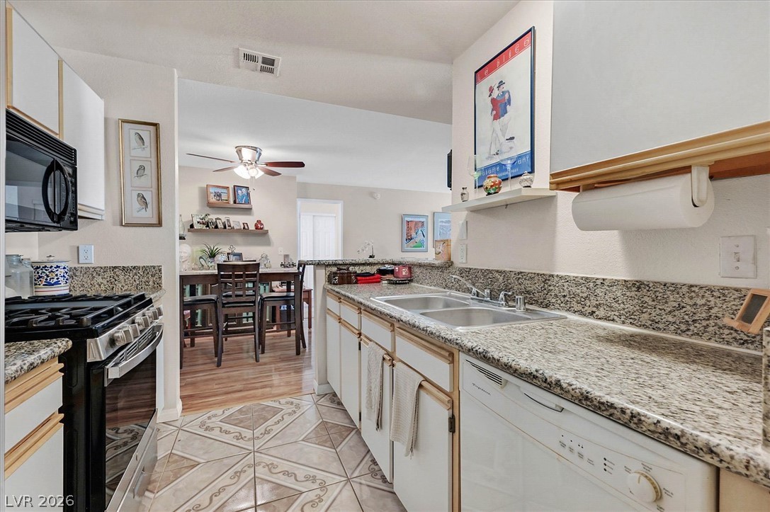 2200 South Fort Apache Road 2155 Property Photo 12
