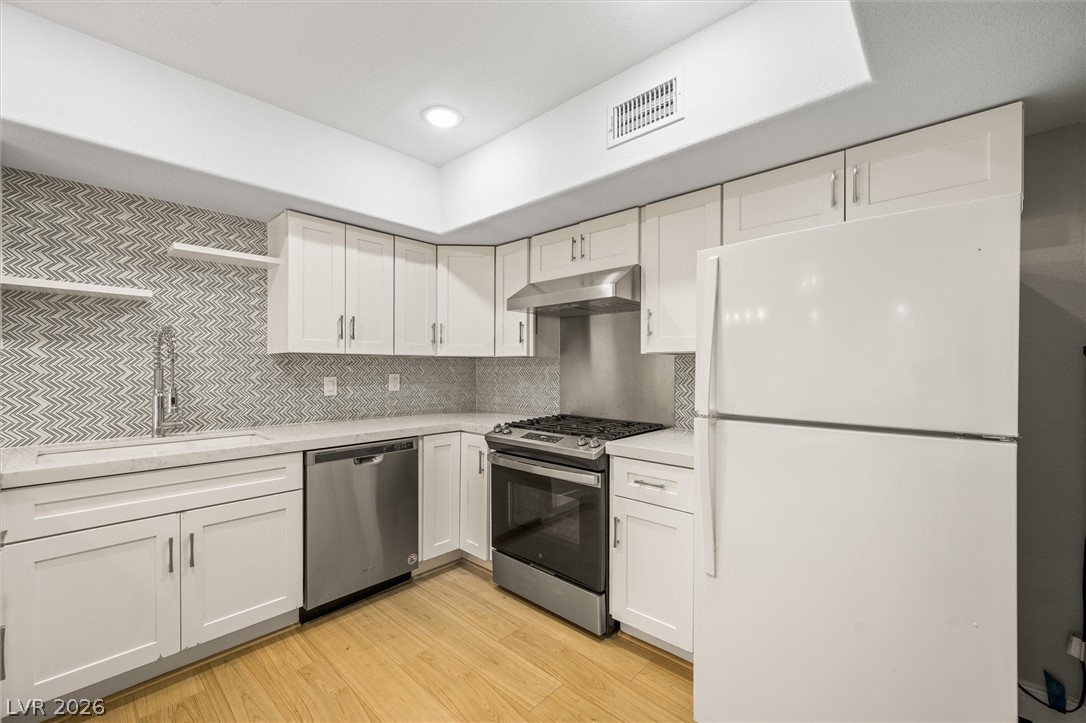 3779 Territory Street Property Photo 14