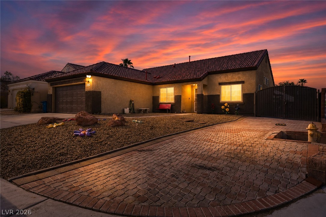 2402 White Sails Court Property Photo 1