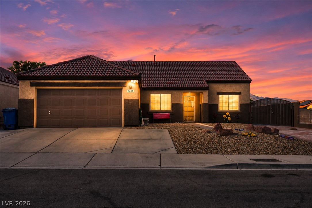 2402 White Sails Court Property Photo 3
