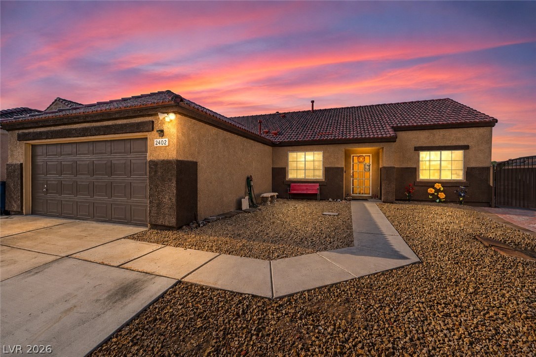 2402 White Sails Court Property Photo 5