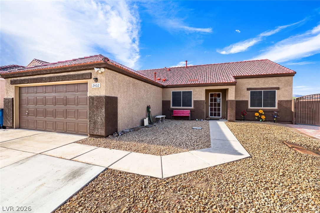 2402 White Sails Court Property Photo 6