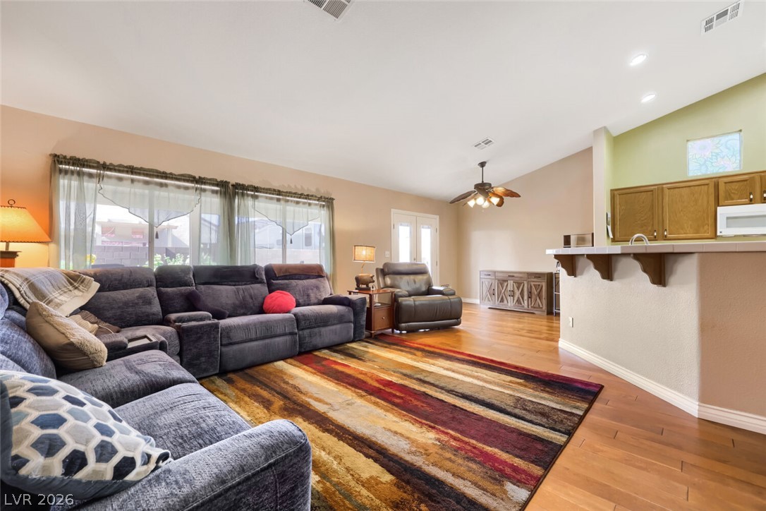 2402 White Sails Court Property Photo 12