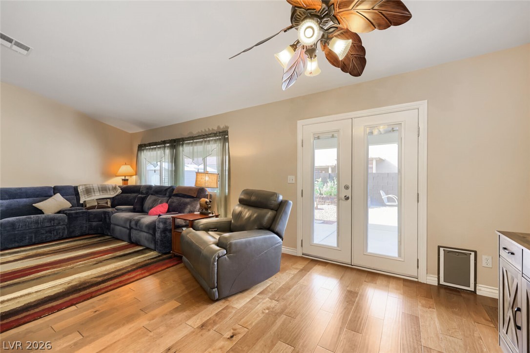 2402 White Sails Court Property Photo 15
