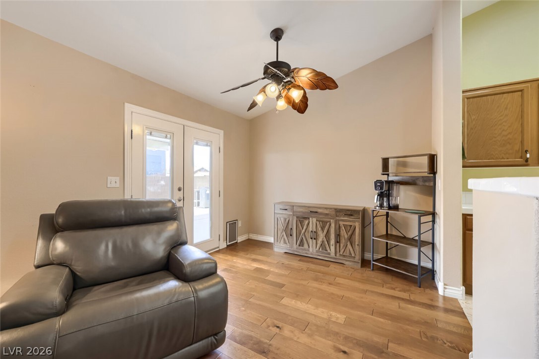 2402 White Sails Court Property Photo 17