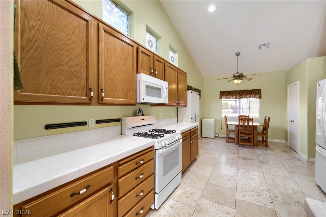 2402 White Sails Court Property Photo 25